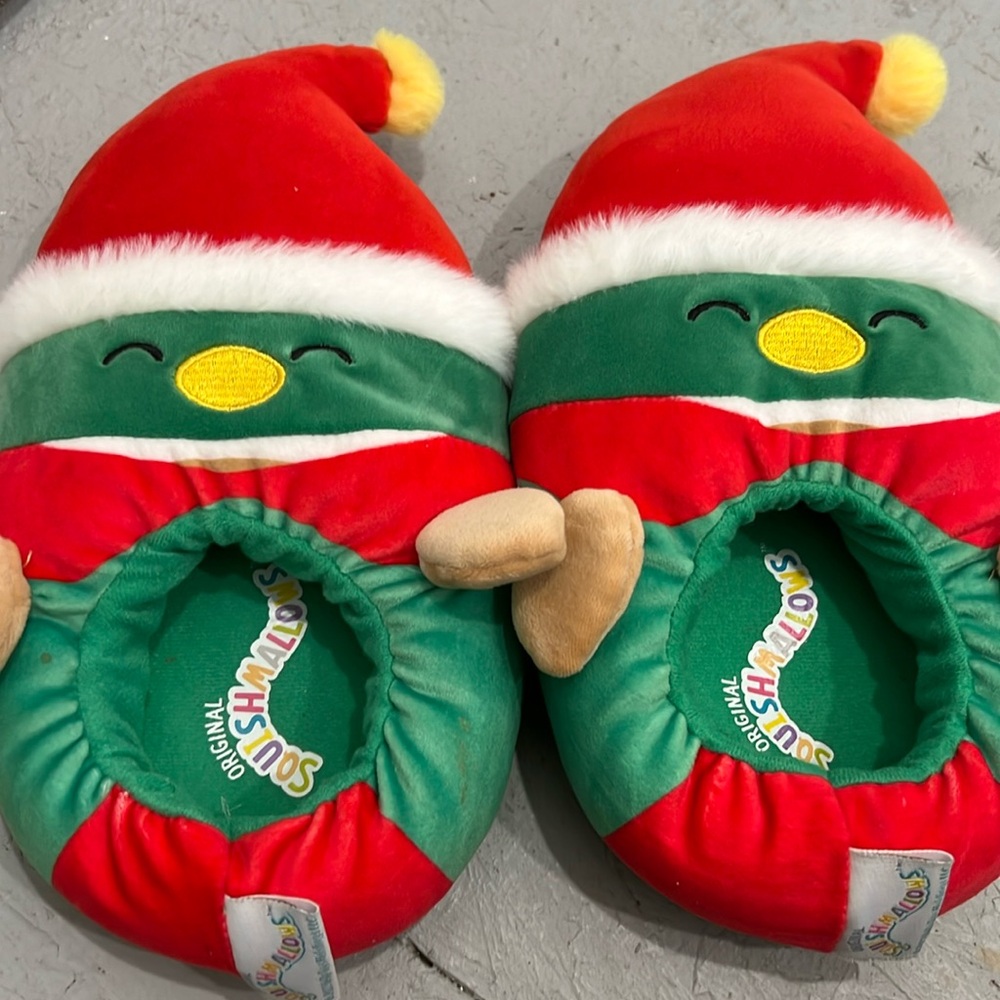 Squishmallow slippers size 2/3 great shape Christmas theme